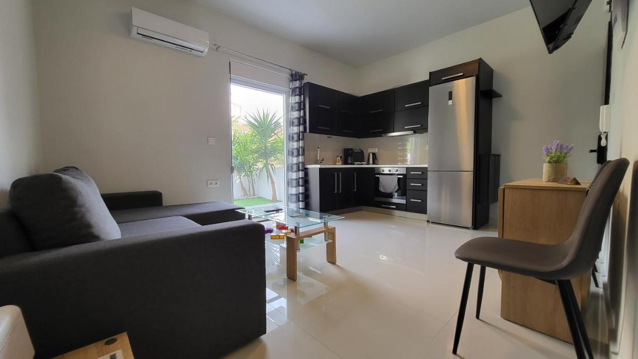 Konnet Apartment Rhodes City Екстер'єр фото